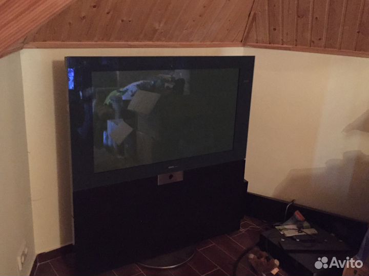 Телевизор плазменный Loewe Spheros