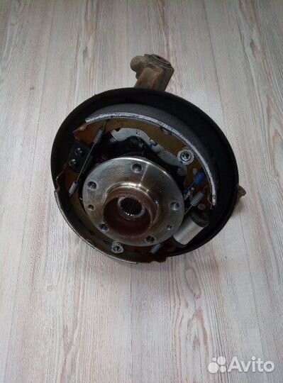 Кулак поворотный Цапфа Ступица в сборе Renault dus