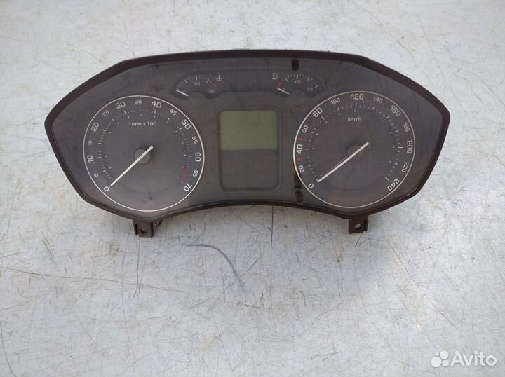 Панель приборов Шкода Октавия А5