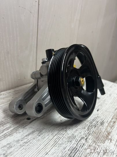 Оригинальный новый насос гур solaris 1 - kia rio 3