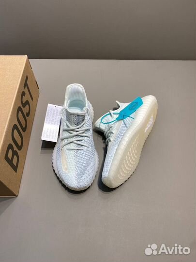 Кроссовки adidas easy буст 350 v2