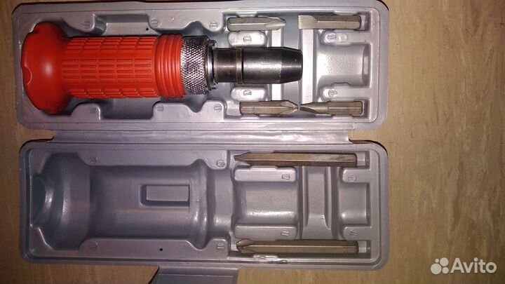 Ударная отвёртка 