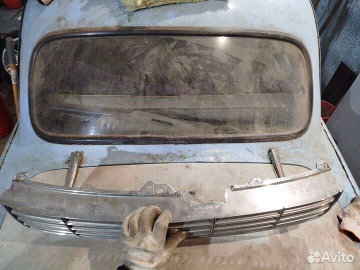 Решетка радиатора Toyota crown 141