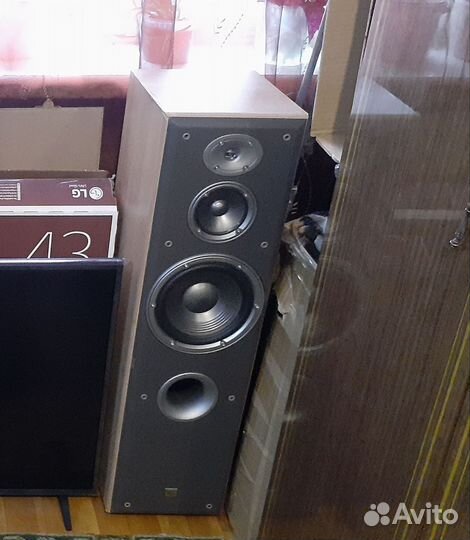 Колонки JBL E60