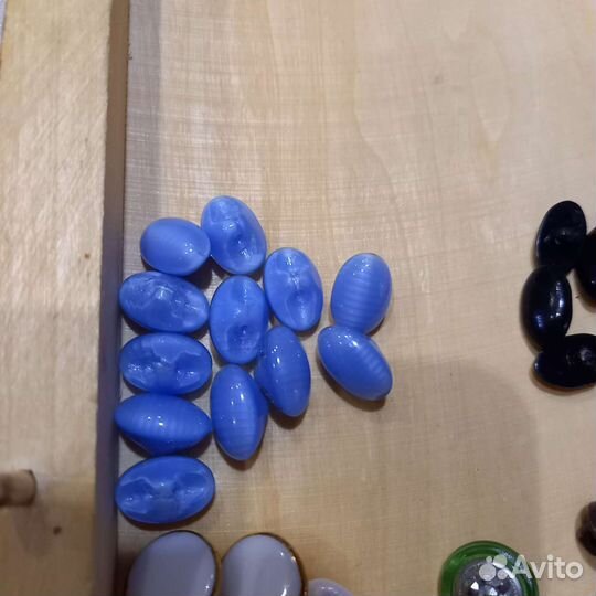 Пуговицы разные