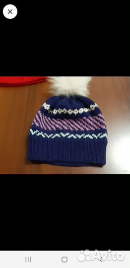 Шапка вязанная из пряжи кашемир. Помпон -песец