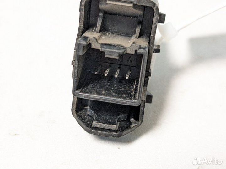 Кнопка стеклоподъемника задняя Ford Focus седан