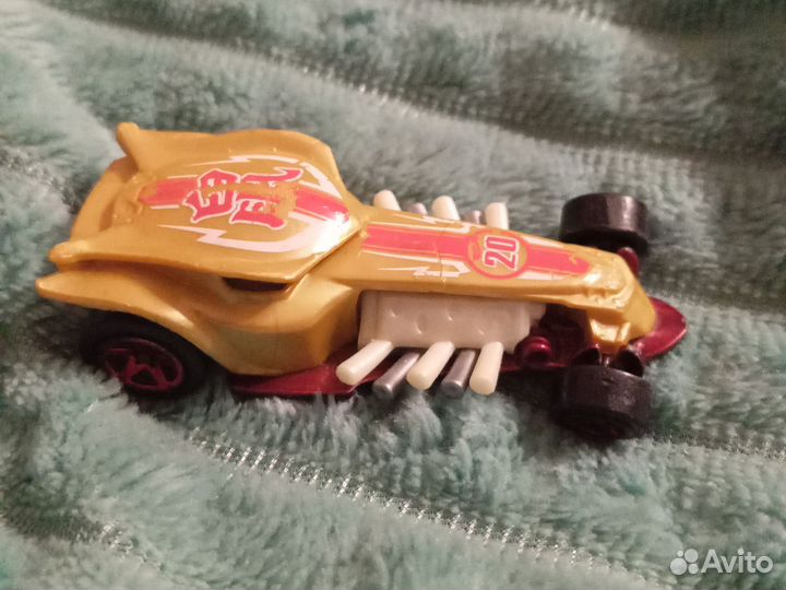 Машинка хотвилс