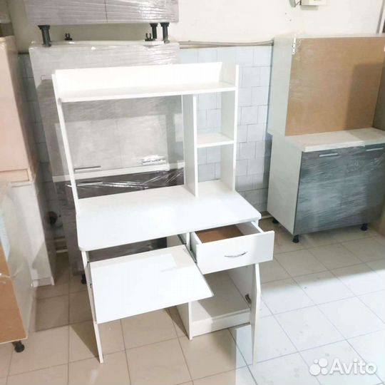 Компьютерный стол новый