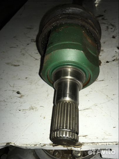 Полуось передняя левая Subaru Impreza G10