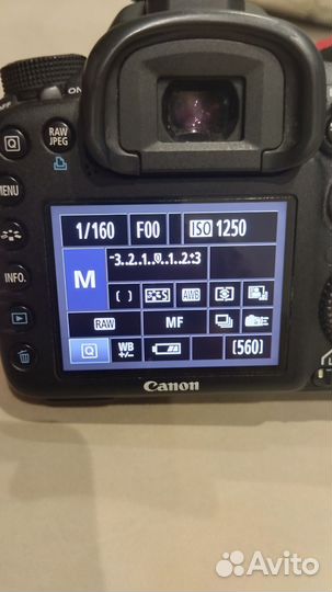 Зеркальный фотоаппарат Canon 7d