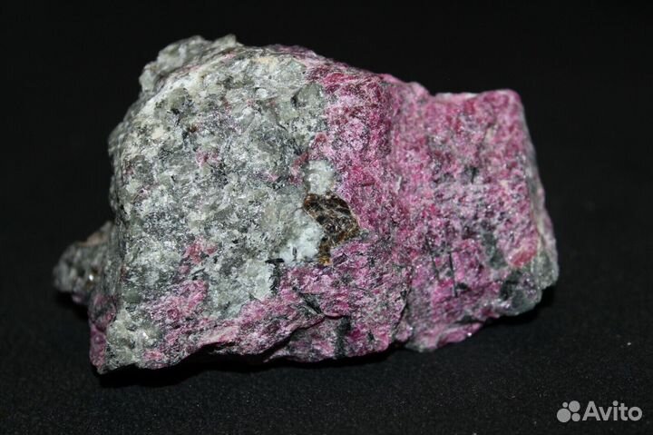 Эвдиалит 217