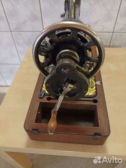 Швейная машинка 