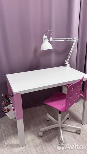 Растущий стол, лампа и стул IKEA