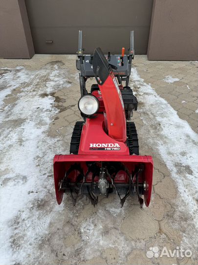 Снегоуборщик honda HS760
