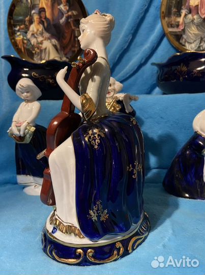 Фарфоровые статуэтки разные