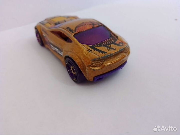 Машинка хотвилс