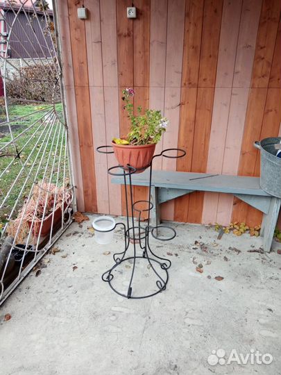 Подставки для цветов вазон