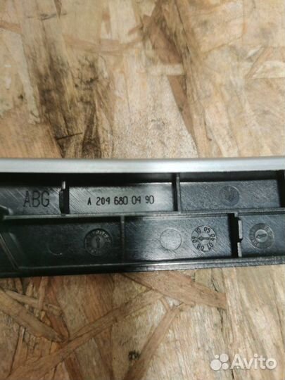 Накладка центральной консоли Mercedes-Benz C-Class