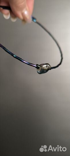 Колье чокер с радужной подвеской