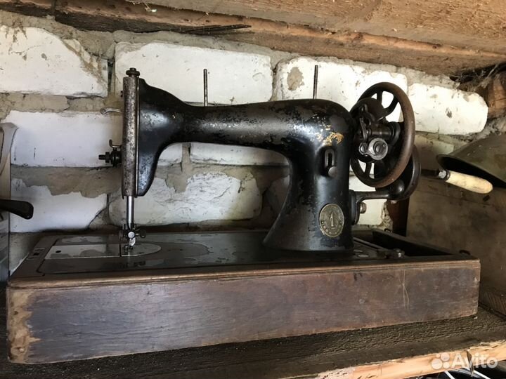 Ручная швейная машинка singer