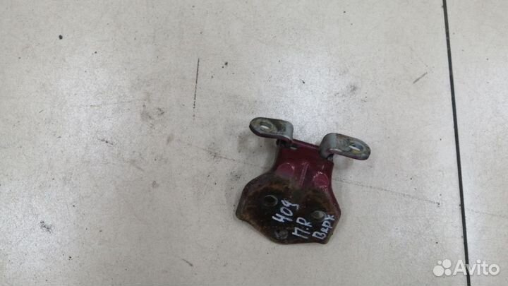 Петля двери правая передняя верхняя