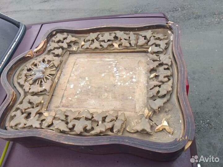 Старинный киот с лепниной под аналойную икону