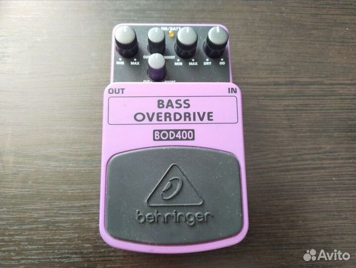 Педаль эффектов Behringer Bass Overdrive BOD400