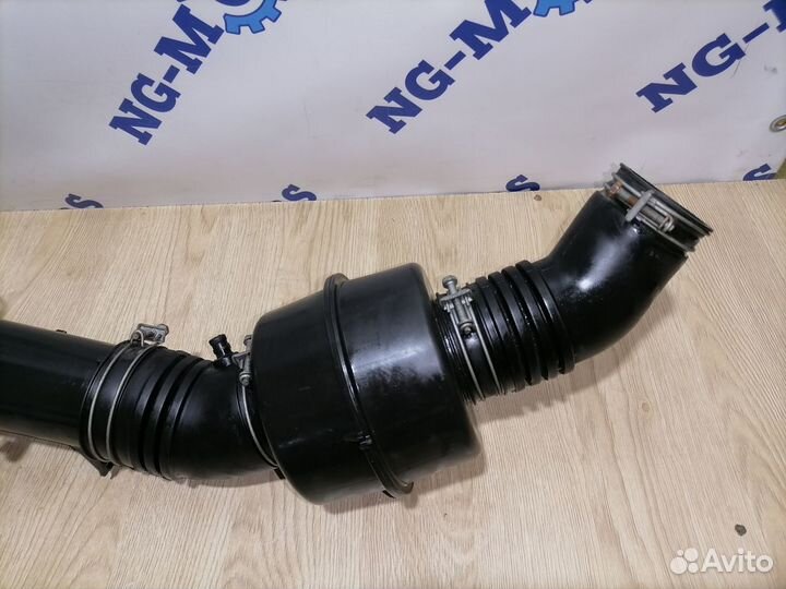 Корпус воздушного фильтра Toyota Mark 2 GX81