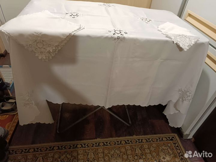 Скатерть с салфетками