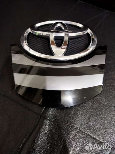 Решетка радиатора toyota avensis lll оригинал