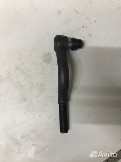 Рулевой наконечник левый Nissan Atlas F22