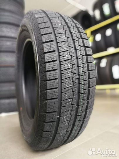 Kapsen SnowShoes AW33 225/45 R18