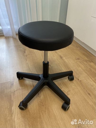 Стул для мастера без спинки