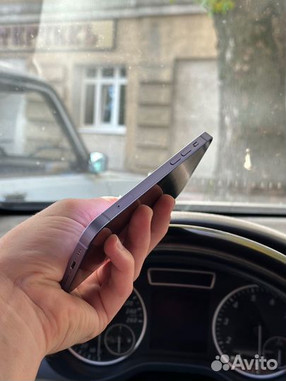 iPhone 12, 64 ГБ