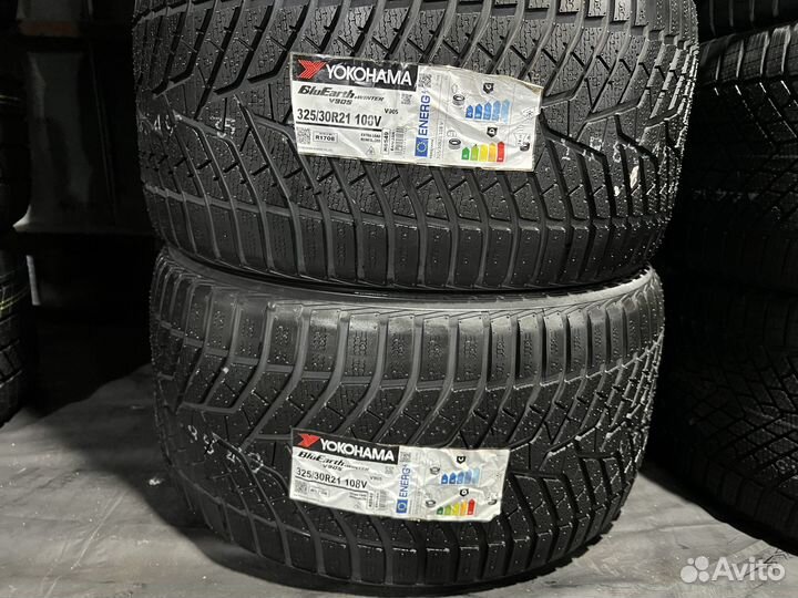 Yokohama BluEarth Winter V905 325/30 R21 и 285/35 R21 112V