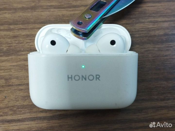 Беспроводные наушники от honor