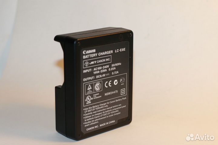 Canon LC-E8E зарядное устройство оригинал