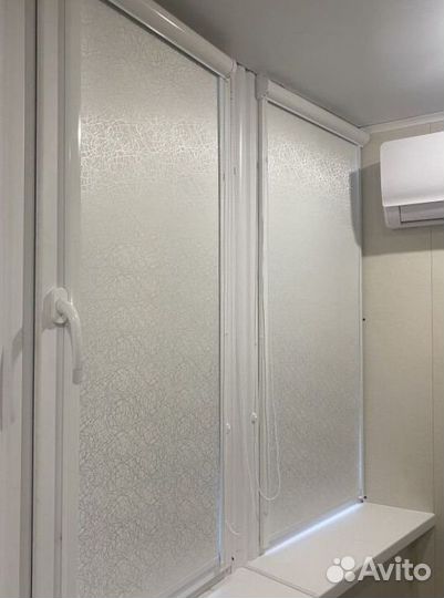 Рулонные шторы в коричневом коробе R8142