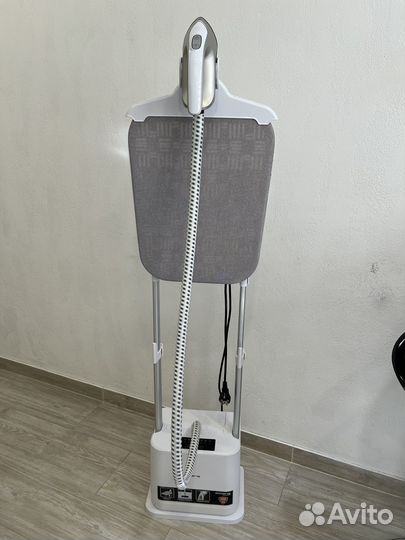 Отпариватель для одежды вертикальный