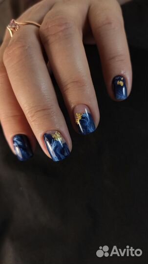 Модель на маникюр