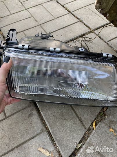 Новые левая и правая фары на Opel Vectra