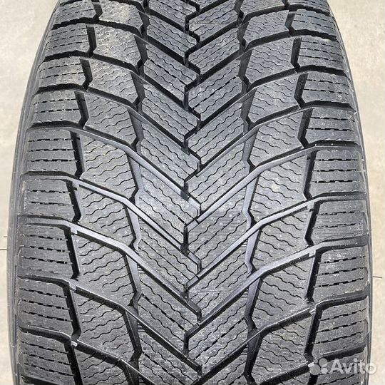 Michelin X-Ice Snow SUV 275/50 R20 113