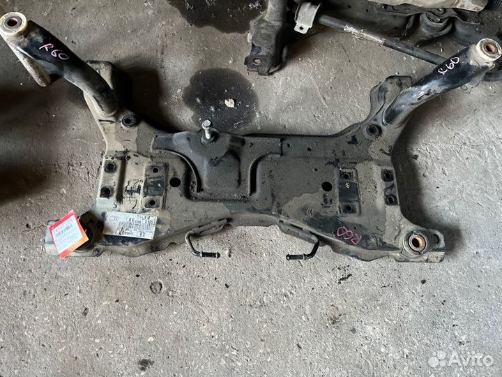 Балка передняя подрамник Ford C-Max 2003-2010