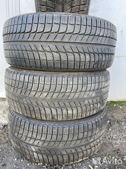 Michelin X-Ice XI3 235/55 R17 99H