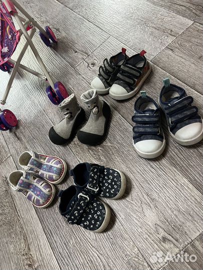 Детские вещи и обувь