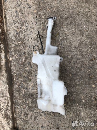 Бачок омывателя Toyota Rav4 20 2000-2005