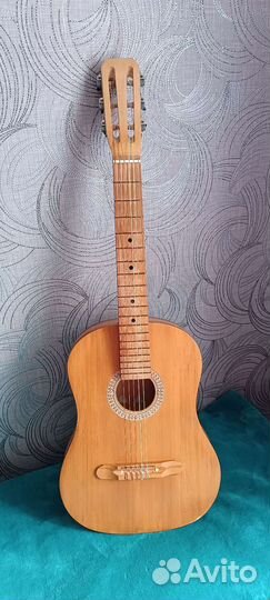Классическая гитара шестиструнная