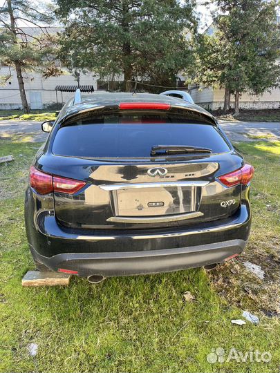 Инфинити QX70