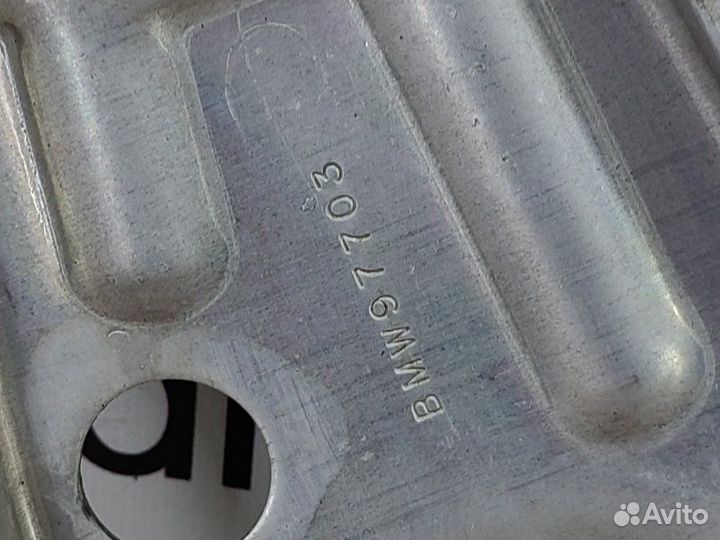 Кронштейн реактивной тяги задний левый Bmw X5 E70